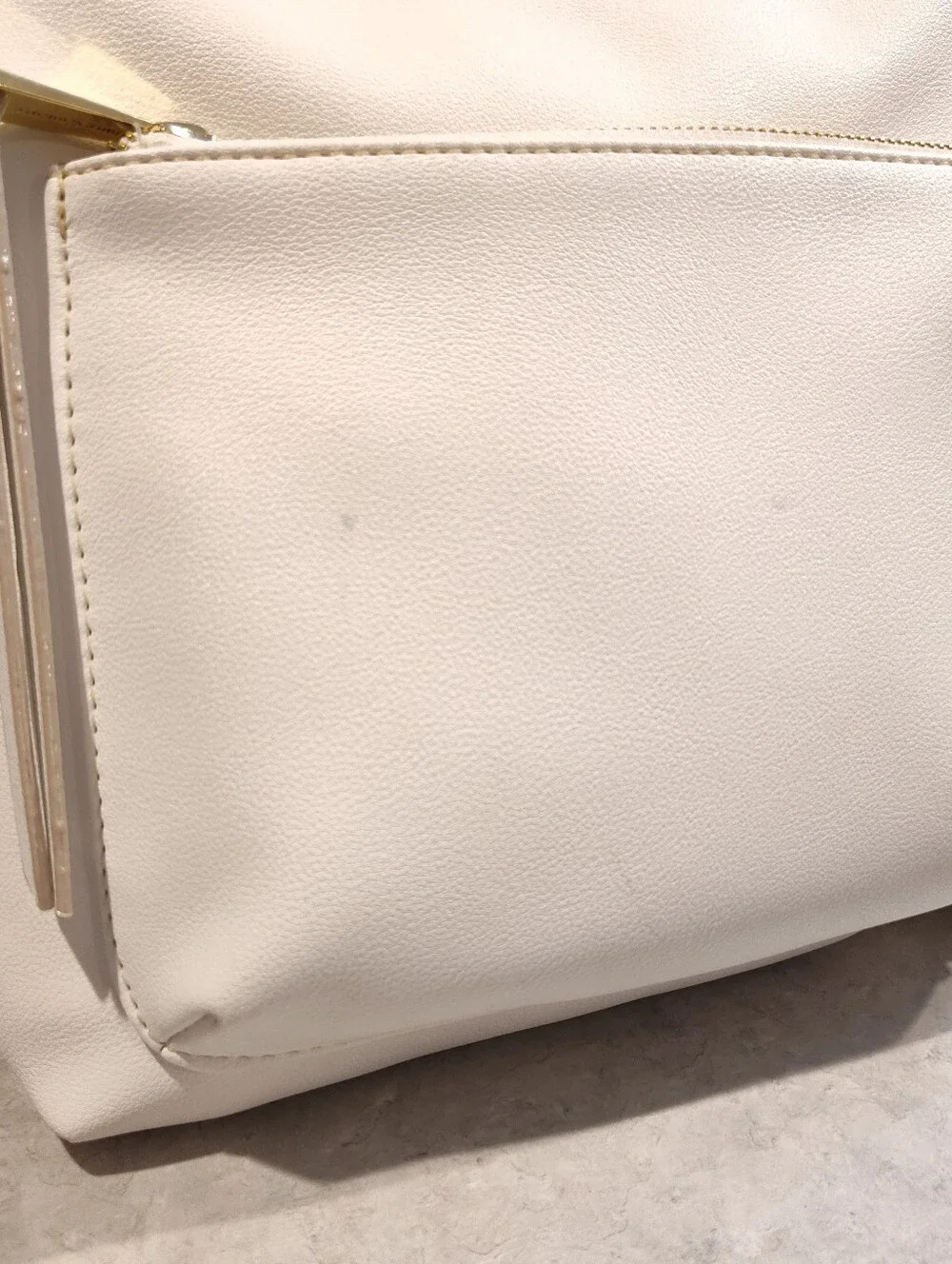 NWT VINTAGE JUICY COUTURE WHITE LEATHER CROSSBODY BAG W/ EMBOSSED BLACK STRAP
